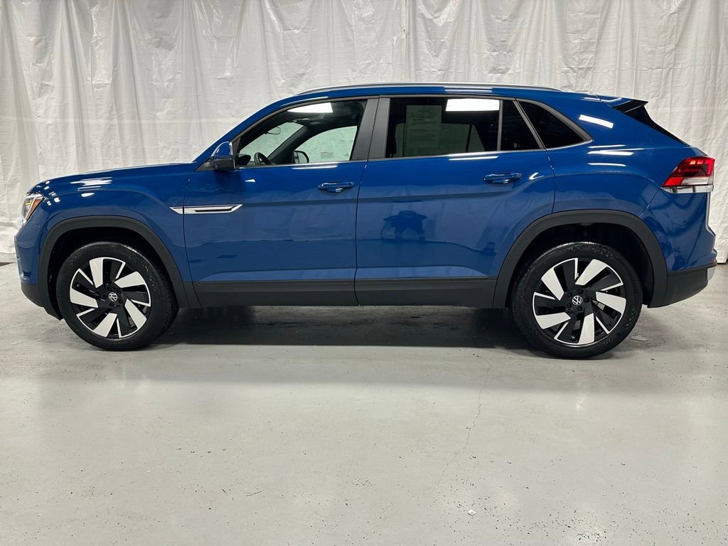 Used 2025 Volkswagen Atlas Cross Sport SE image 4