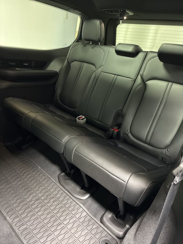 New 2026 Jeep Grand Wagoneer Summit w/ Premium Group III image 24