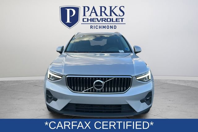 Used 2023 Volvo XC40 B5 Plus image 2