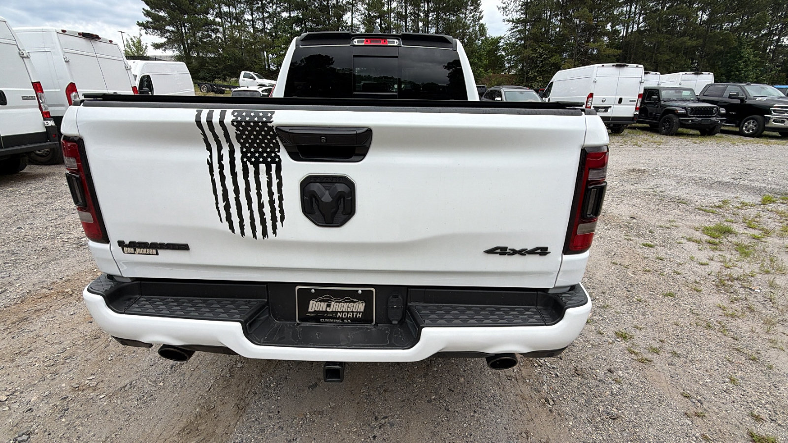 Used 2024 RAM 1500 Laramie AWD/4WD image 9