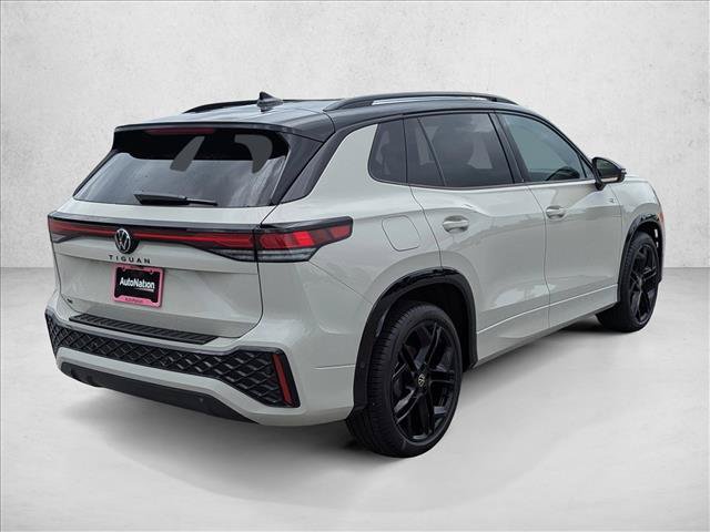New 2026 Volkswagen Tiguan SE R-Line FWD image 5
