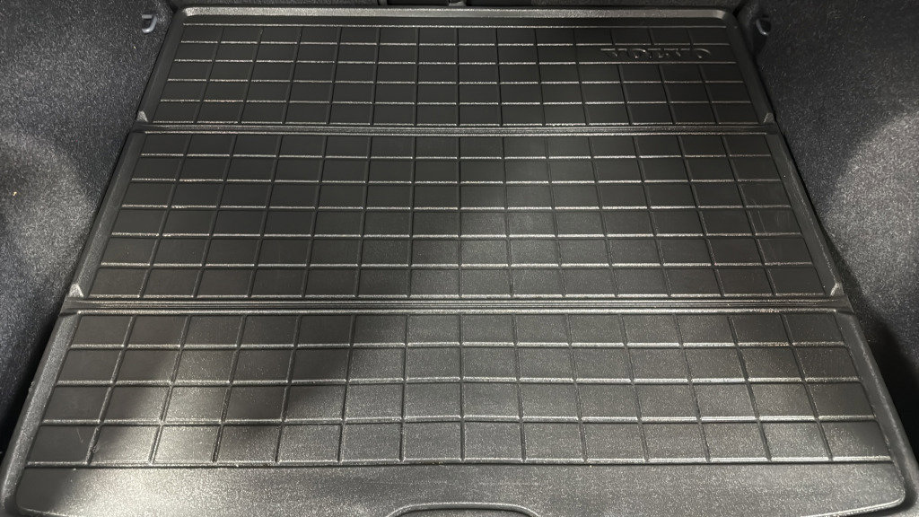 Used 2022 Volvo XC40 T5 Momentum image 17