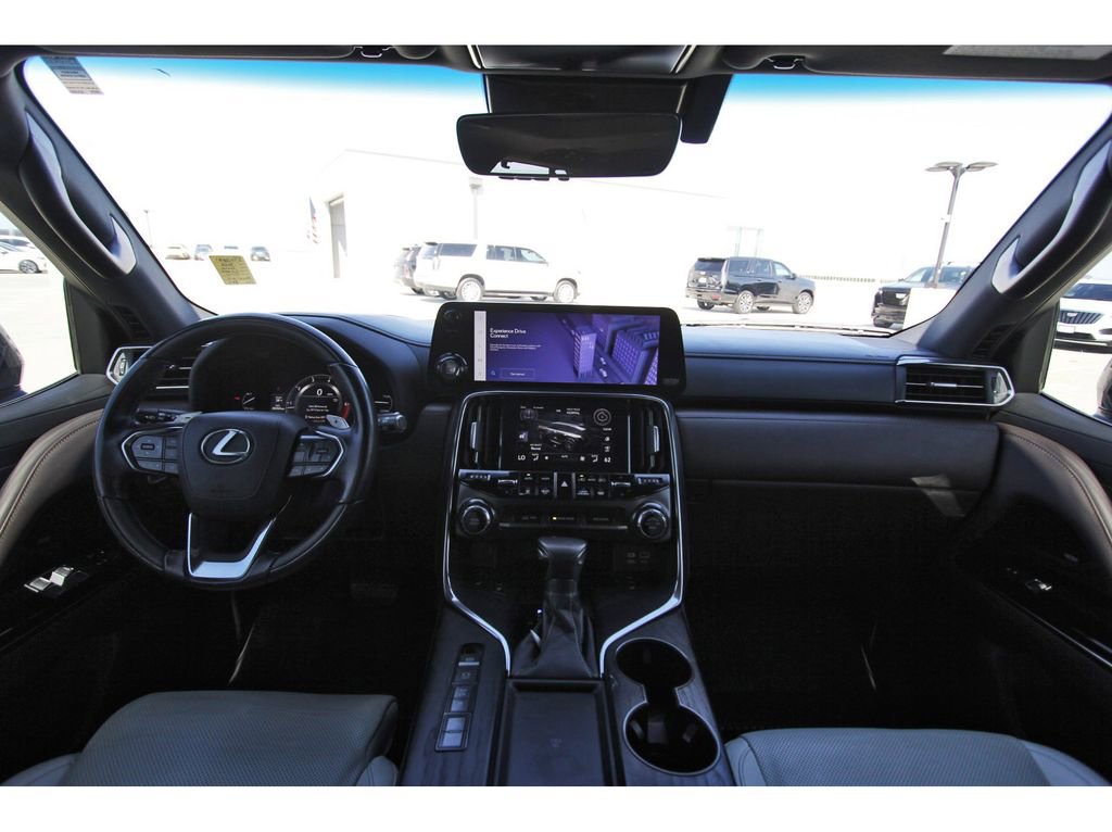 Used 2023 Lexus LX 600 4WD w/ Accessory Package (Z1) image 9