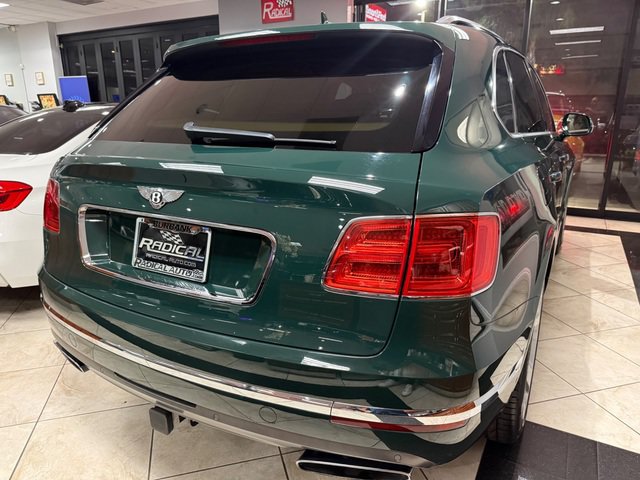 Used 2017 Bentley Bentayga AWD/4WD image 46