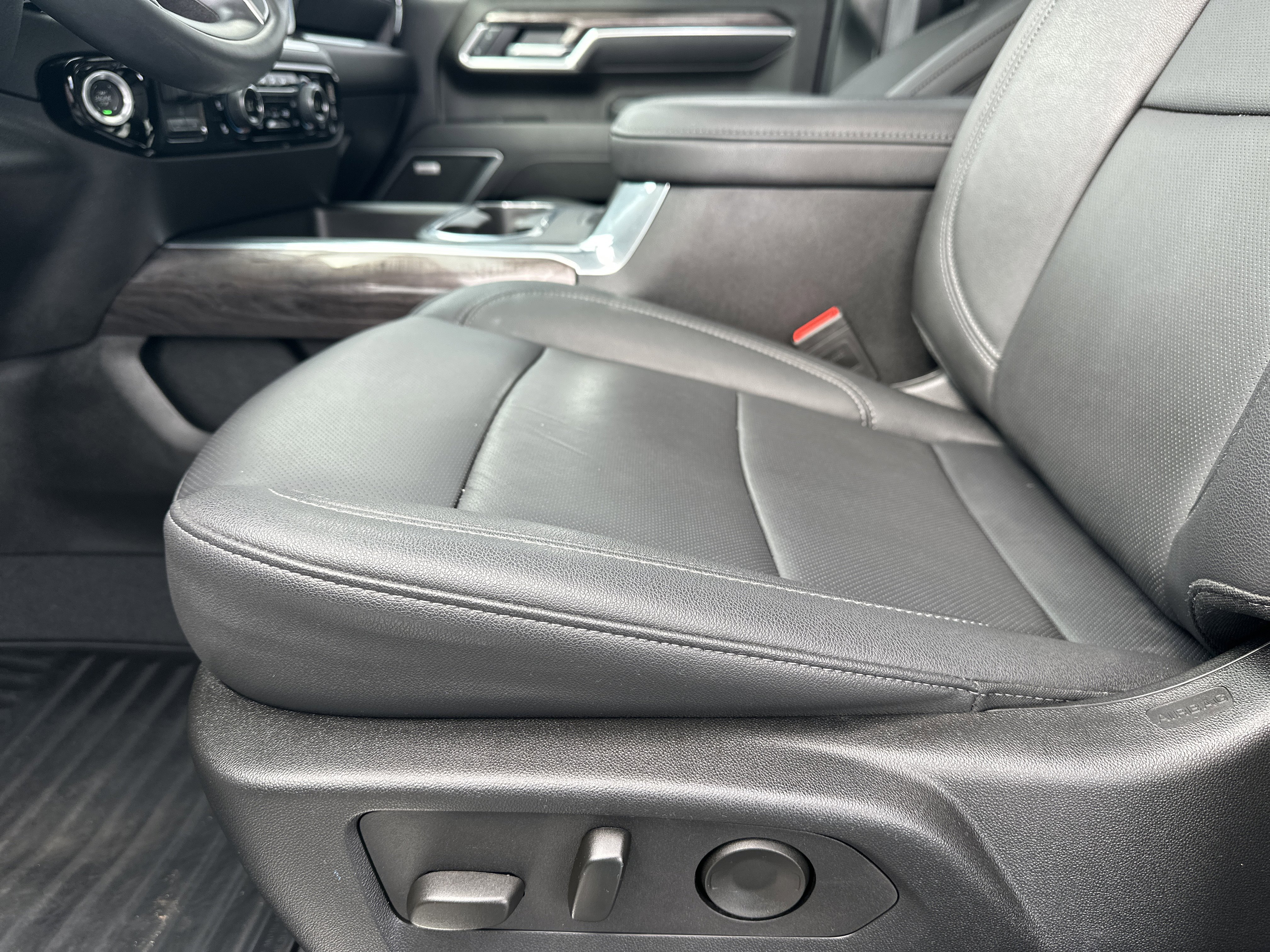 Certified 2025 Chevrolet Silverado 2500 LTZ w/ LTZ Plus Package image 10