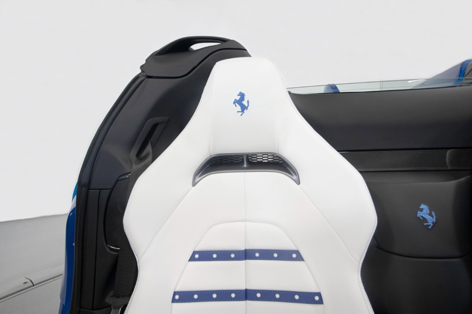 Used 2024 Ferrari SF90 Spider image 73