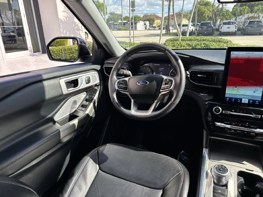 Used 2023 Ford Explorer Limited w/ Limited Technology Package RWD image 21