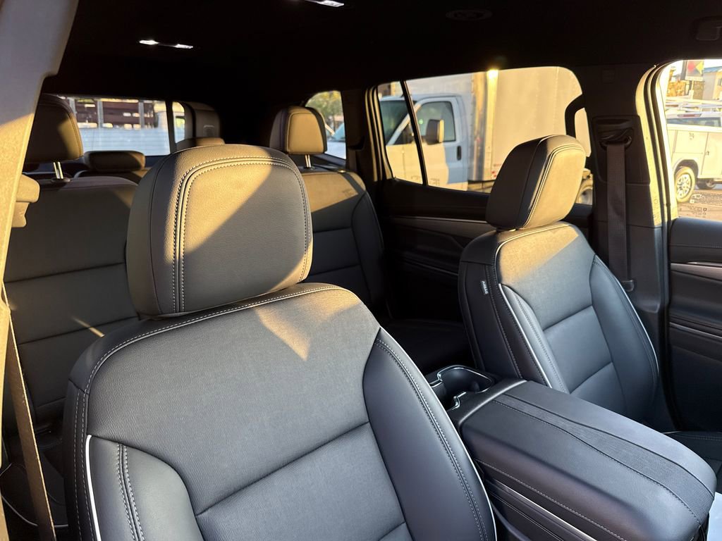 Used 2025 Buick Enclave Preferred image 12