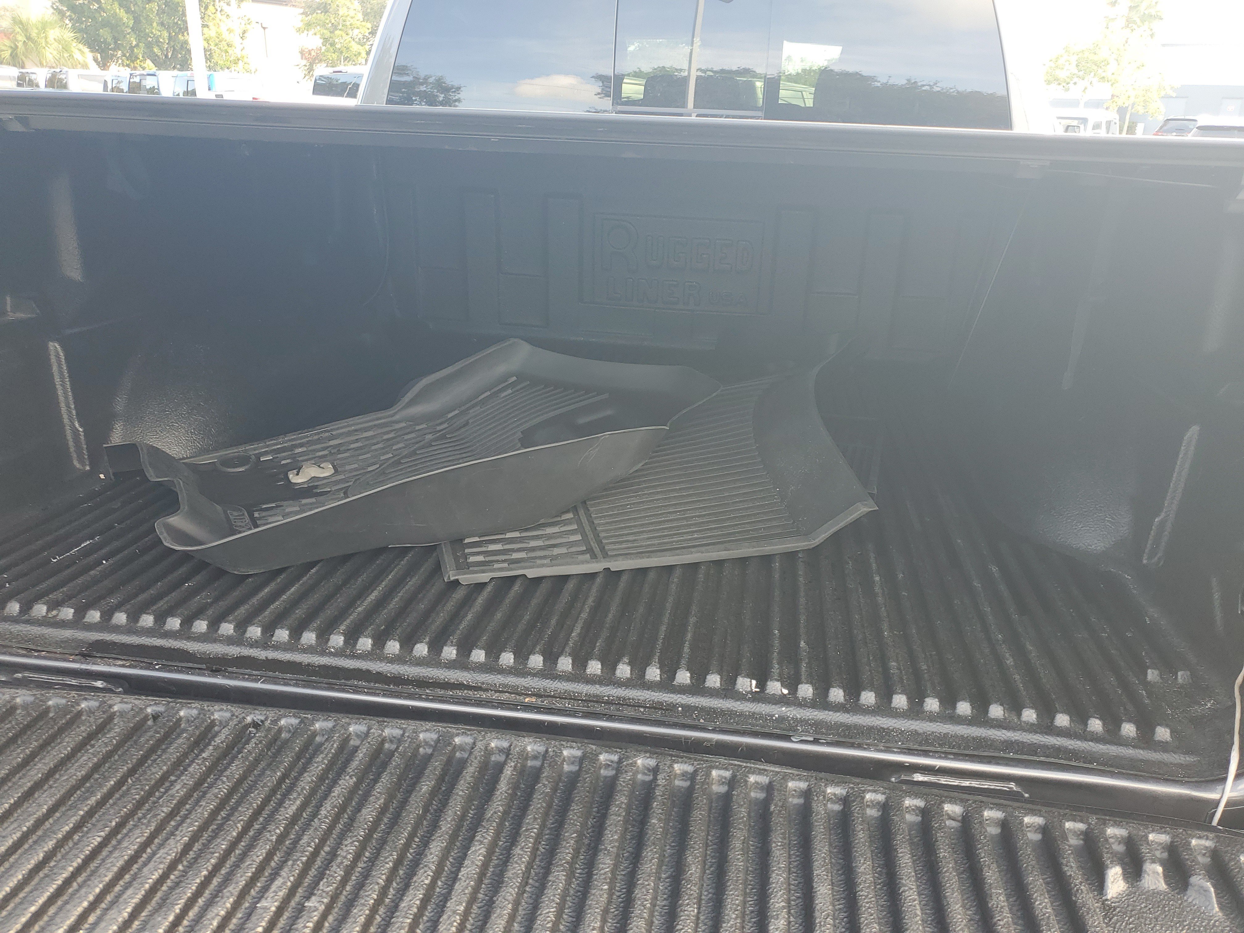 Used 2022 RAM 1500 Laramie AWD/4WD image 8