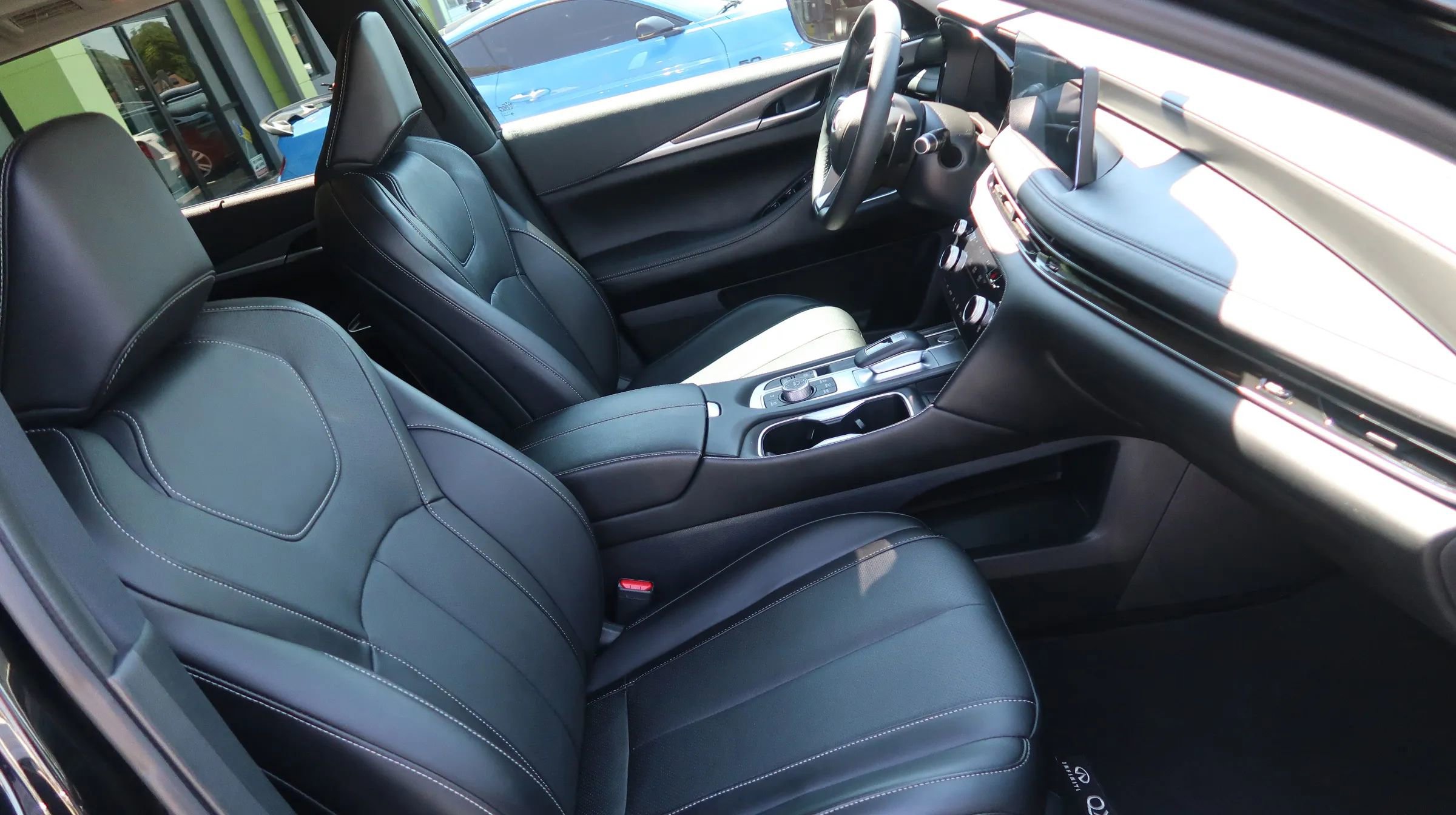 Used 2025 INFINITI QX60 Luxe image 28