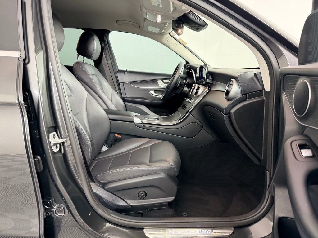 Used 2022 Mercedes-Benz GLC 300 image 28
