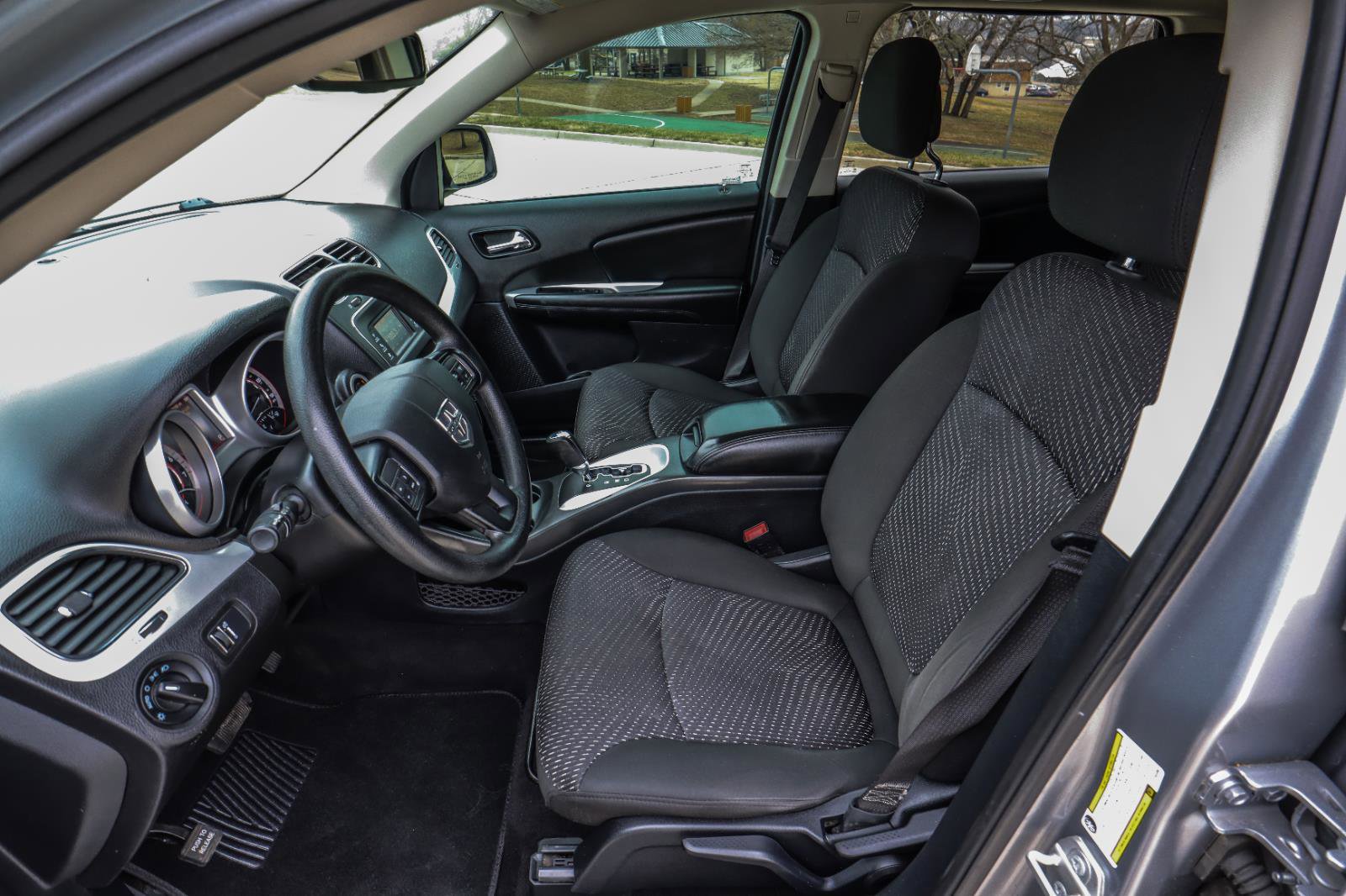 Used 2020 Dodge Journey SE FWD image 27