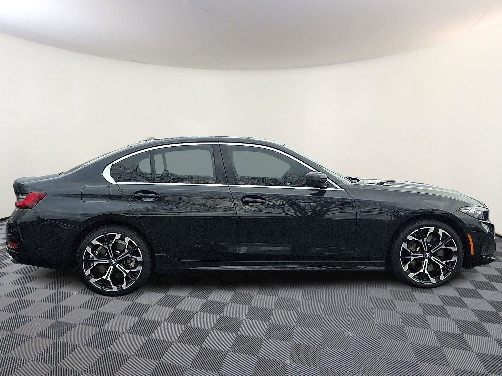Used 2025 BMW 330i xDrive Sedan image 7