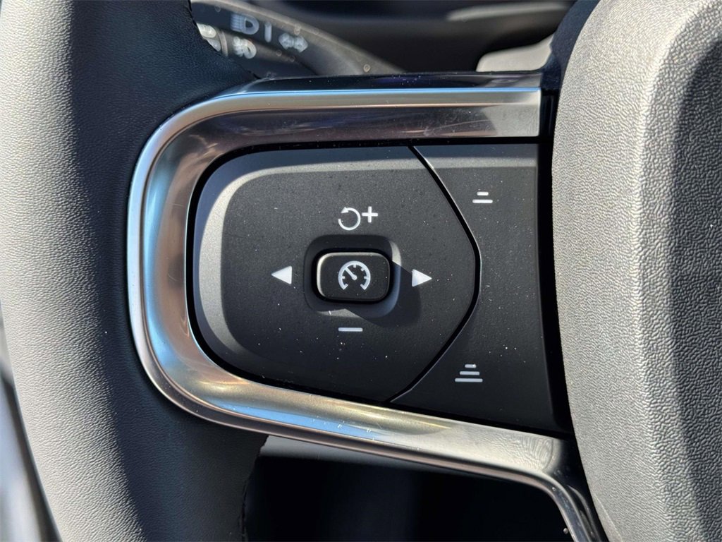 Used 2023 Volvo XC40 B5 Plus w/ Driver Assist Package image 19