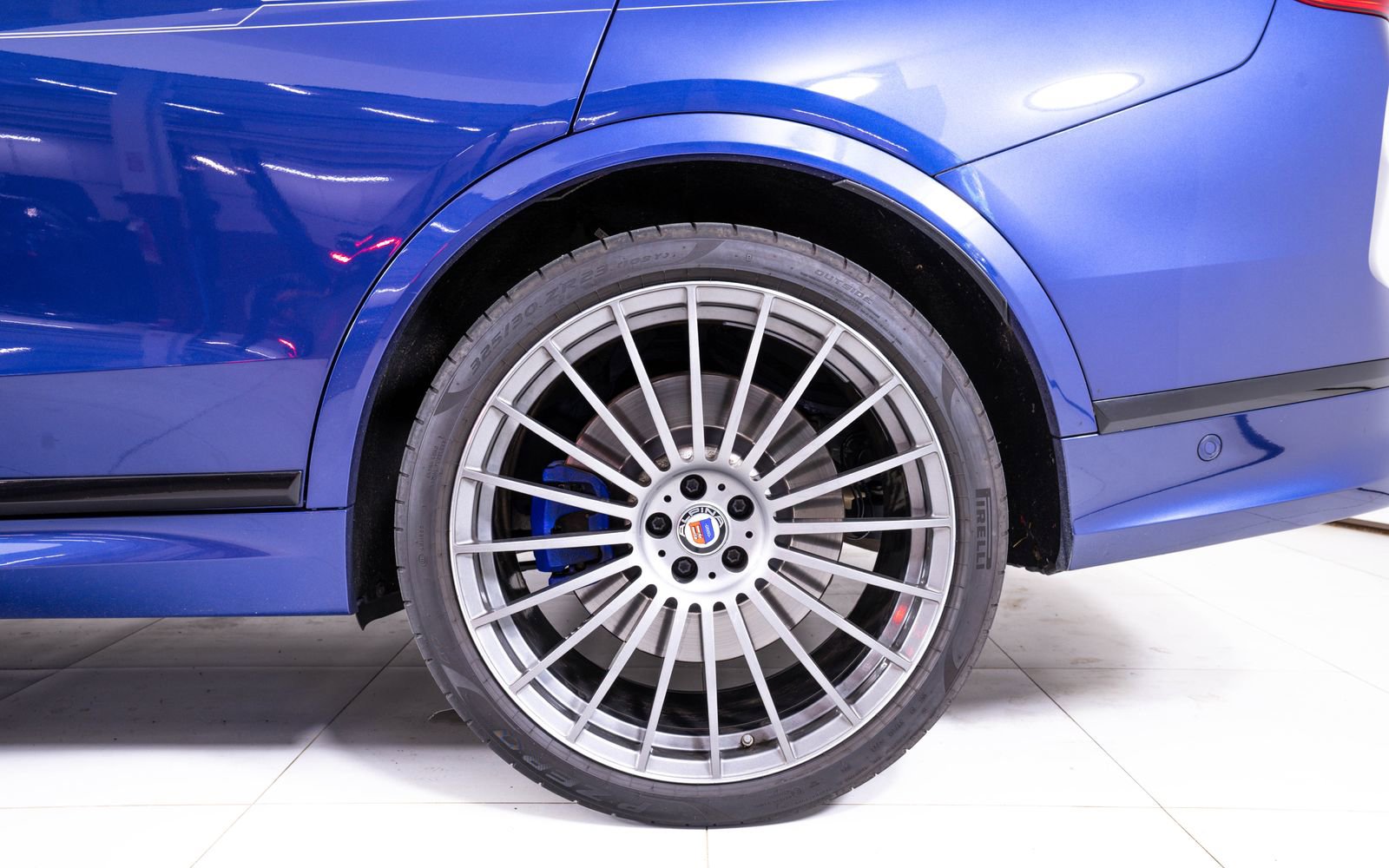 Used 2022 BMW ALPINA XB7 AWD/4WD image 10