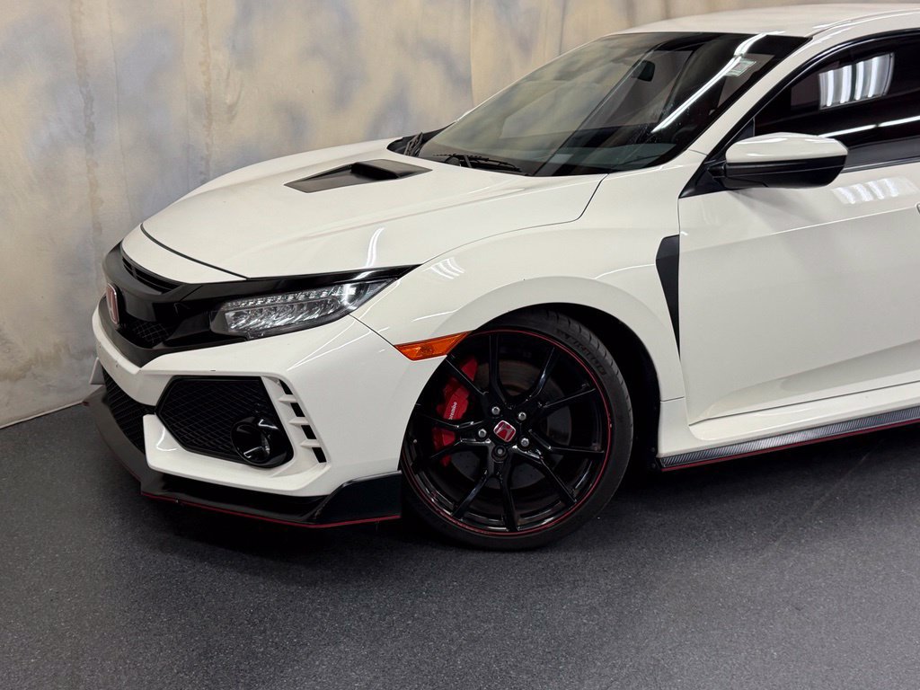 Used 2017 Honda Civic Type R image 2
