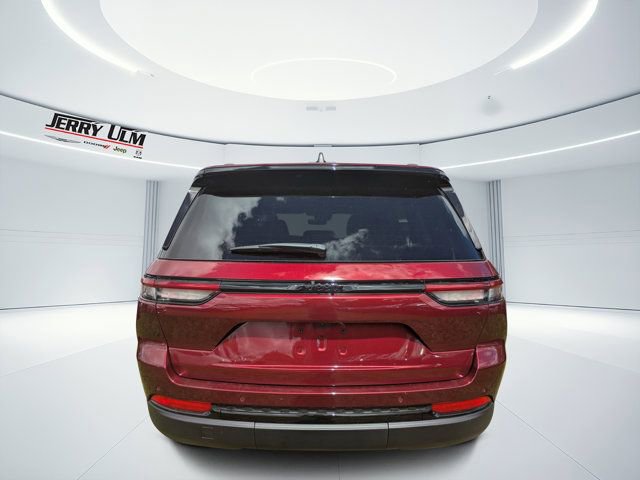 New 2025 Jeep Grand Cherokee Altitude image 4
