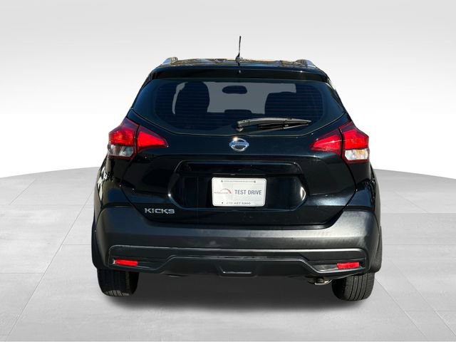 Used 2018 Nissan Kicks S image 4
