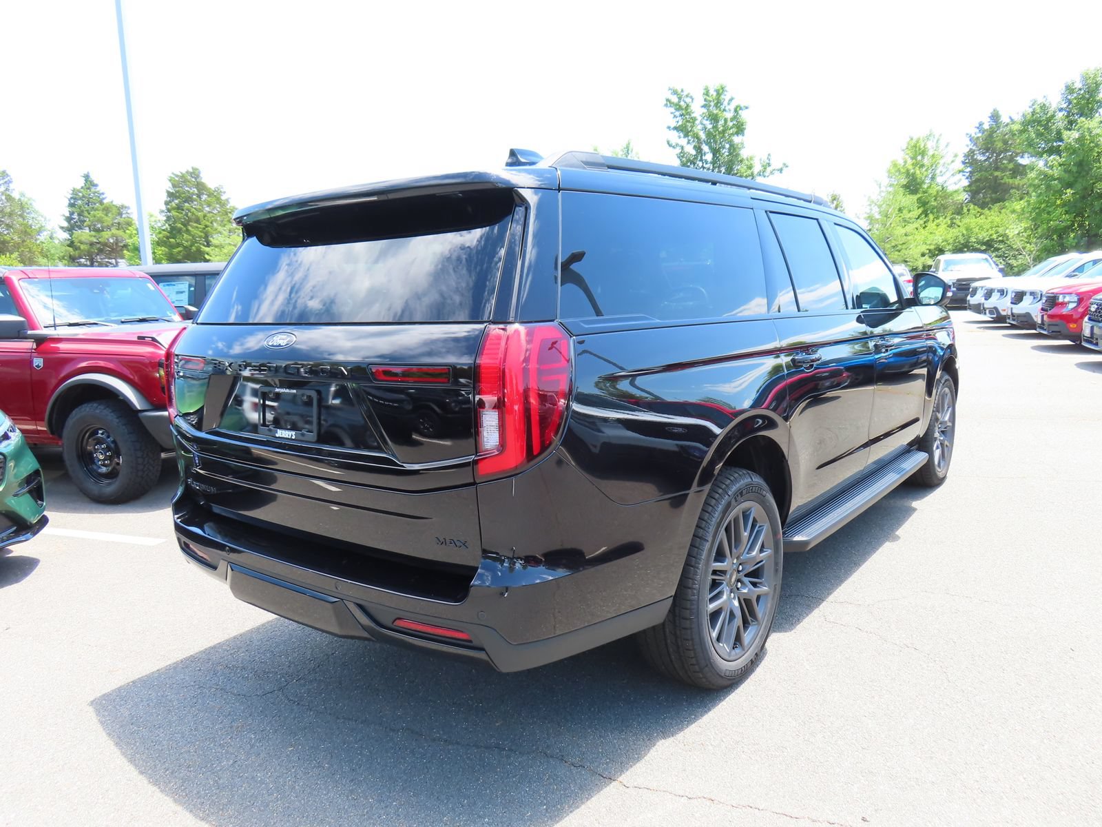 New 2026 Ford Expedition Max Platinum w/ Stealth Appearance Package AWD/4WD image 4