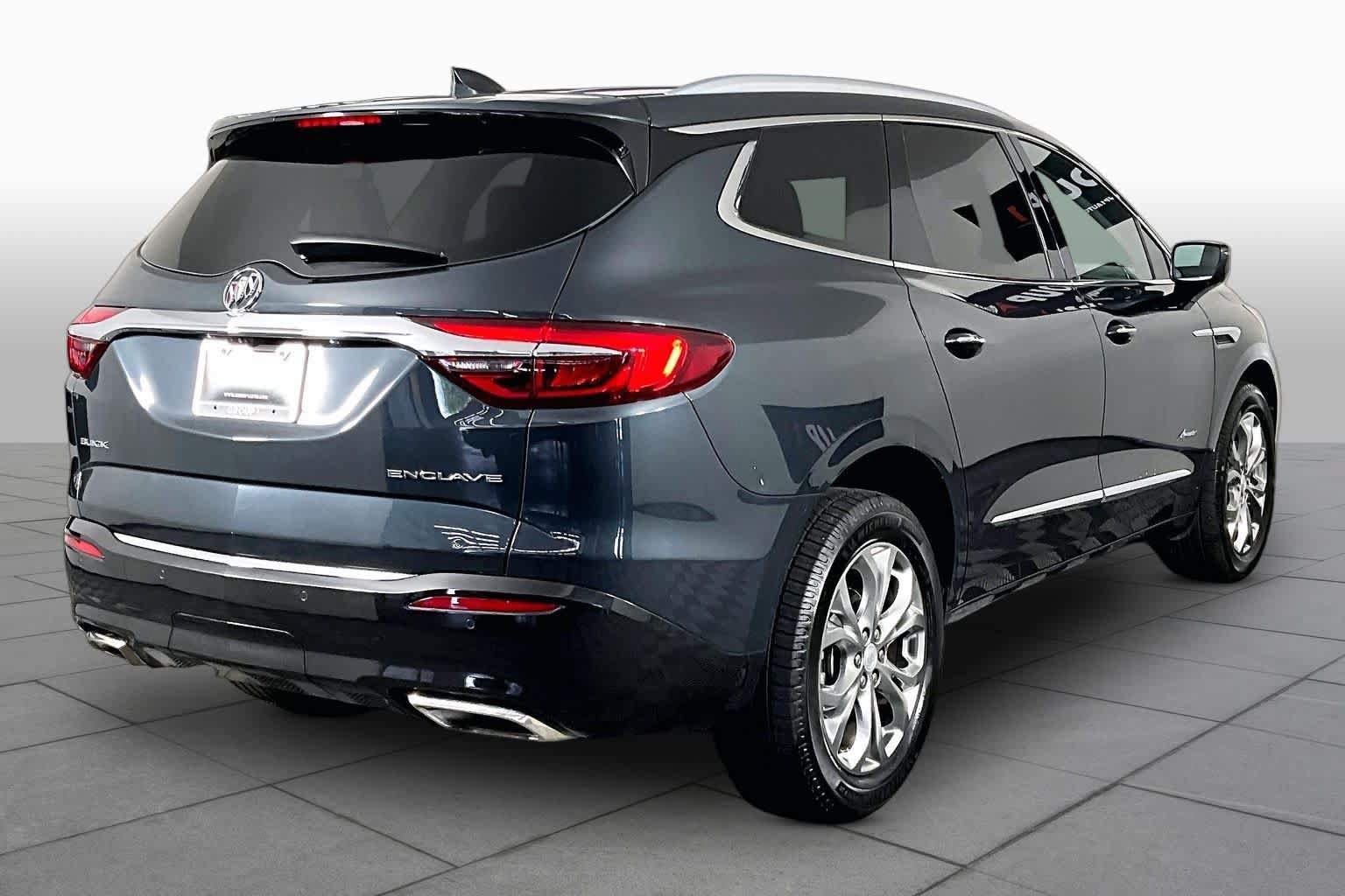 Used 2018 Buick Enclave Avenir w/ Avenir Technology Package FWD image 12