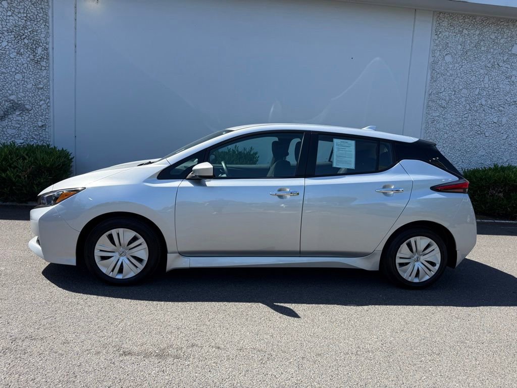 Used 2024 Nissan Leaf S FWD image 3
