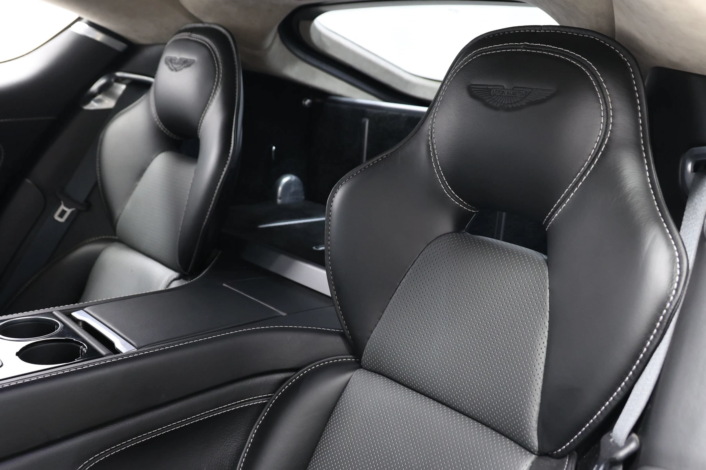 Used 2014 Aston Martin Rapide S RWD image 40