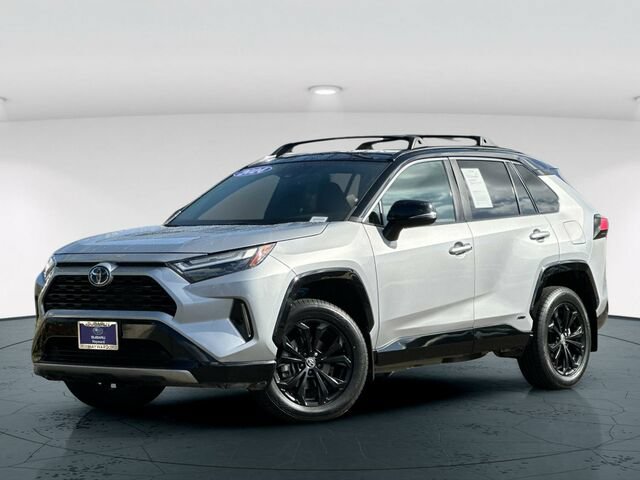 Used 2024 Toyota RAV4 XSE w/ Weather Package AWD/4WD image 2