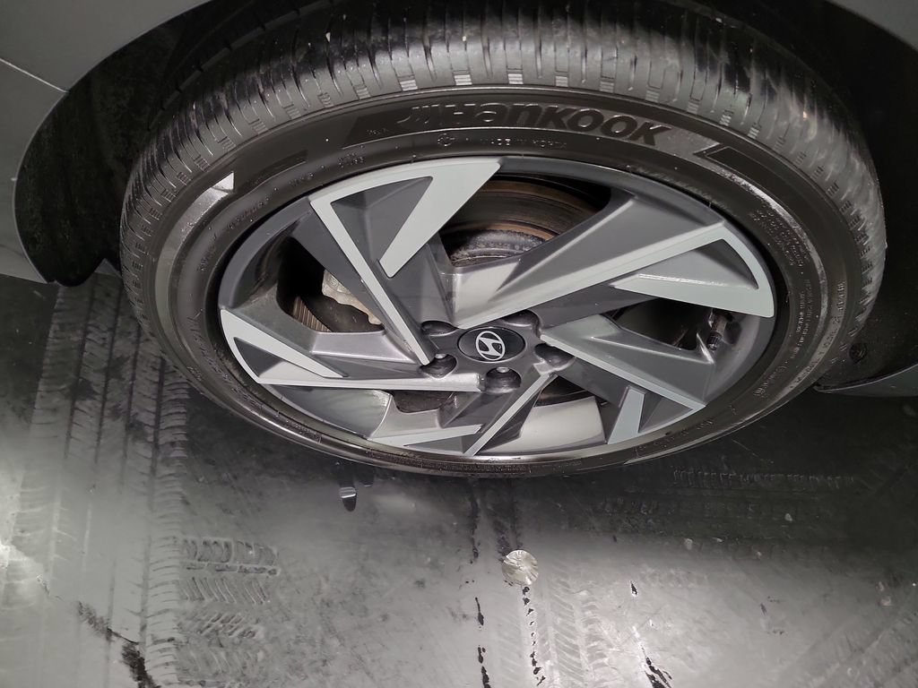 Used 2025 Hyundai Elantra SEL FWD image 12