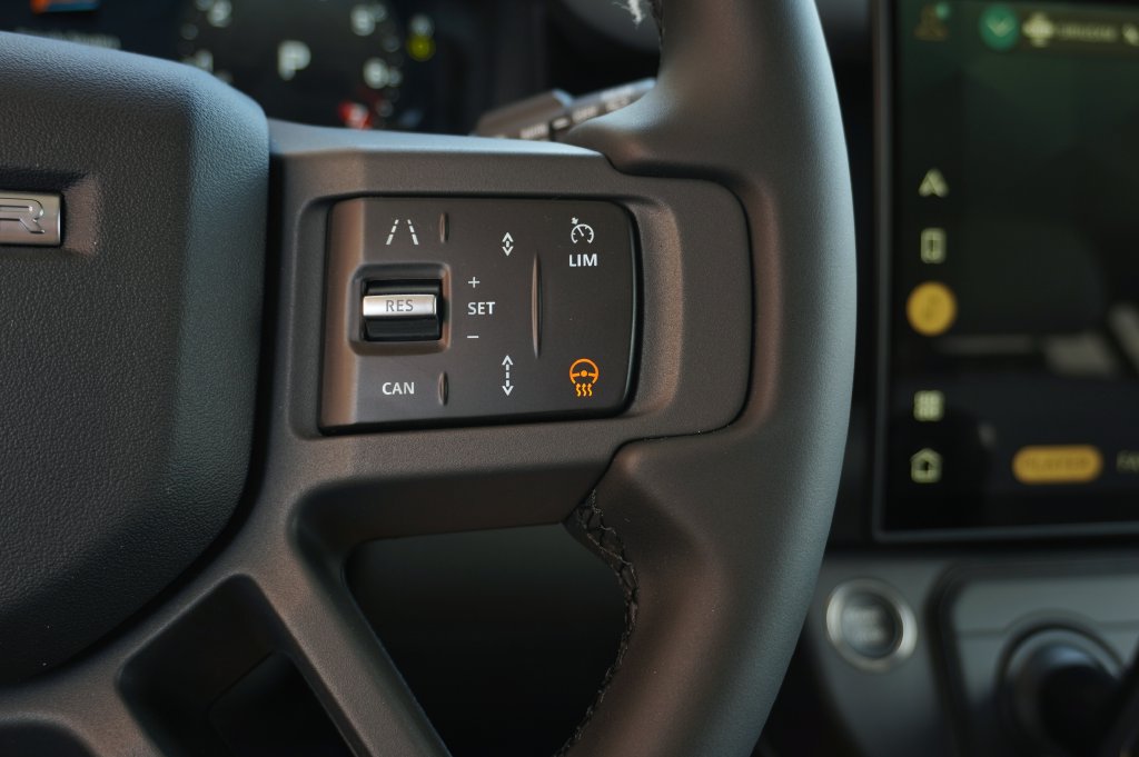 New 2026 Land Rover Defender 110 S AWD/4WD image 17