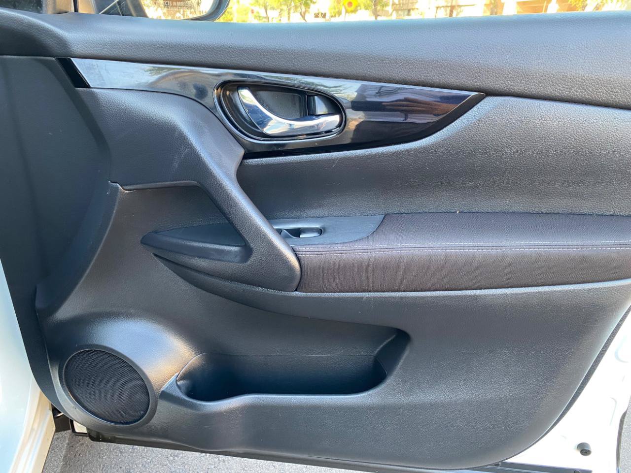 Used 2018 Nissan Rogue Sport AWD image 45