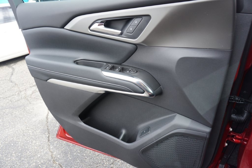 New 2025 Chevrolet Traverse LT w/ Driver Confidence Package image 23