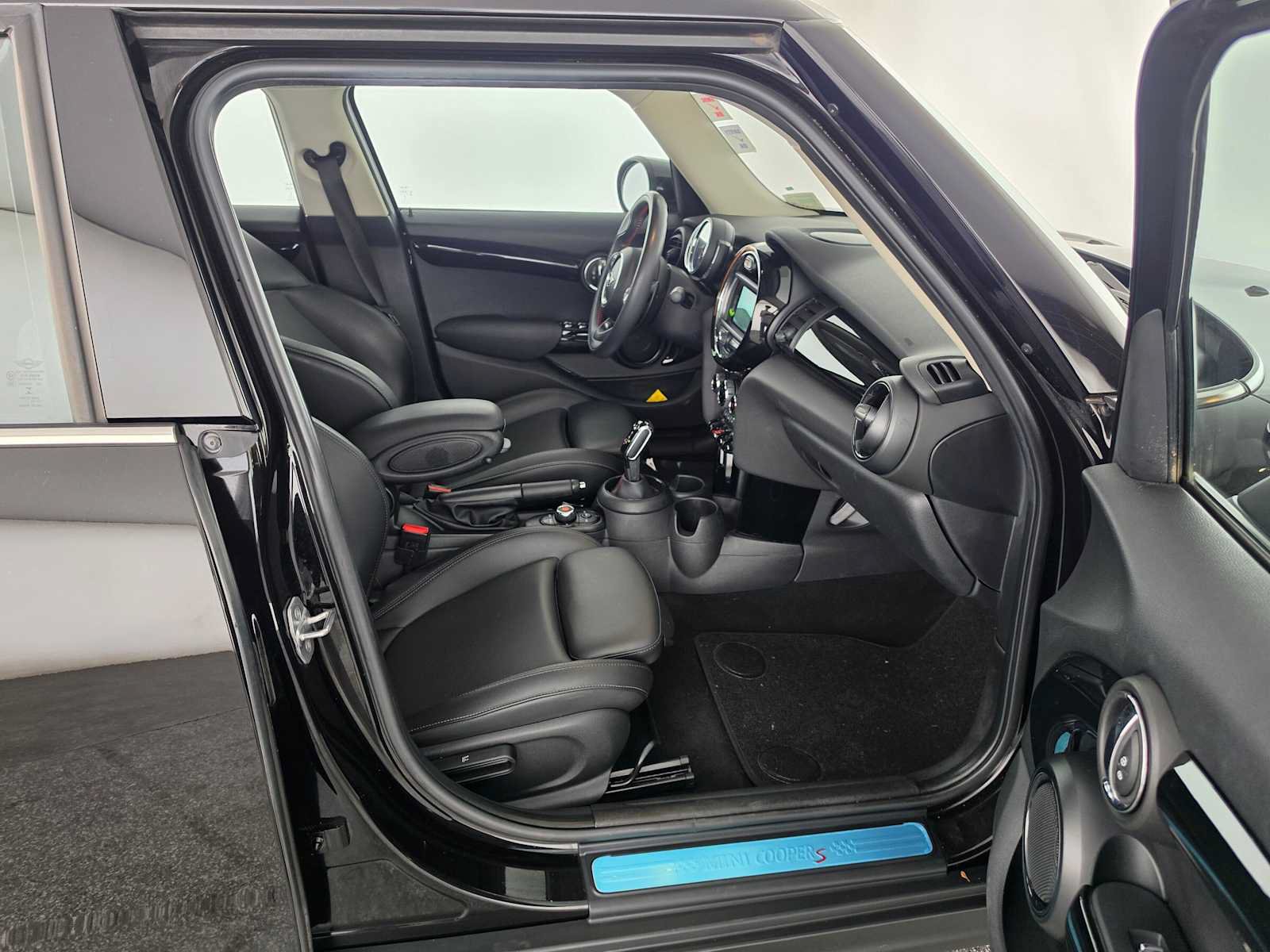 Used 2020 MINI Cooper S FWD image 10