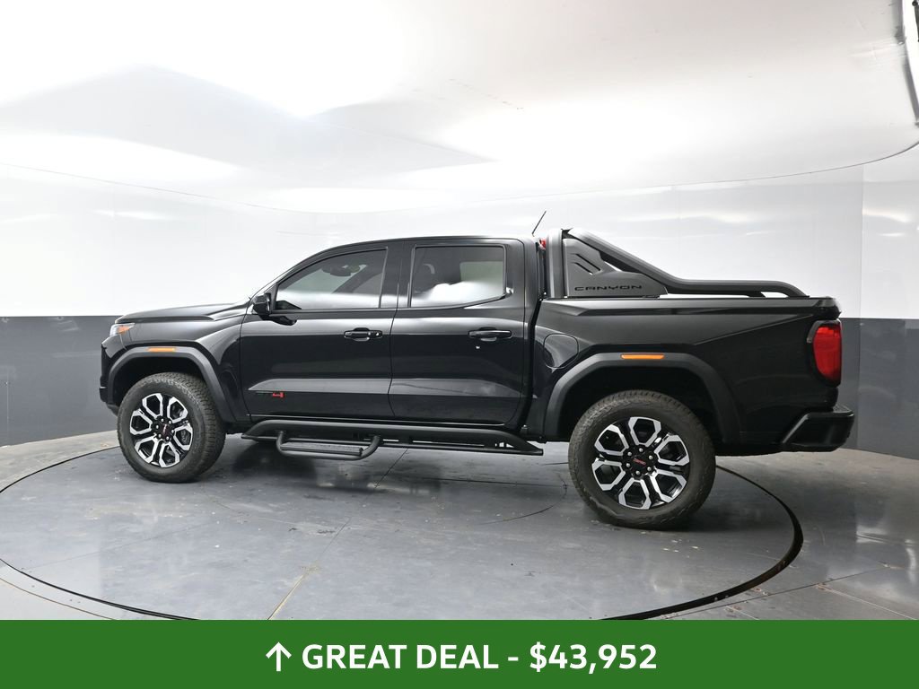Used 2025 GMC Canyon AT4 w/ Nightfall Edition AWD/4WD image 11