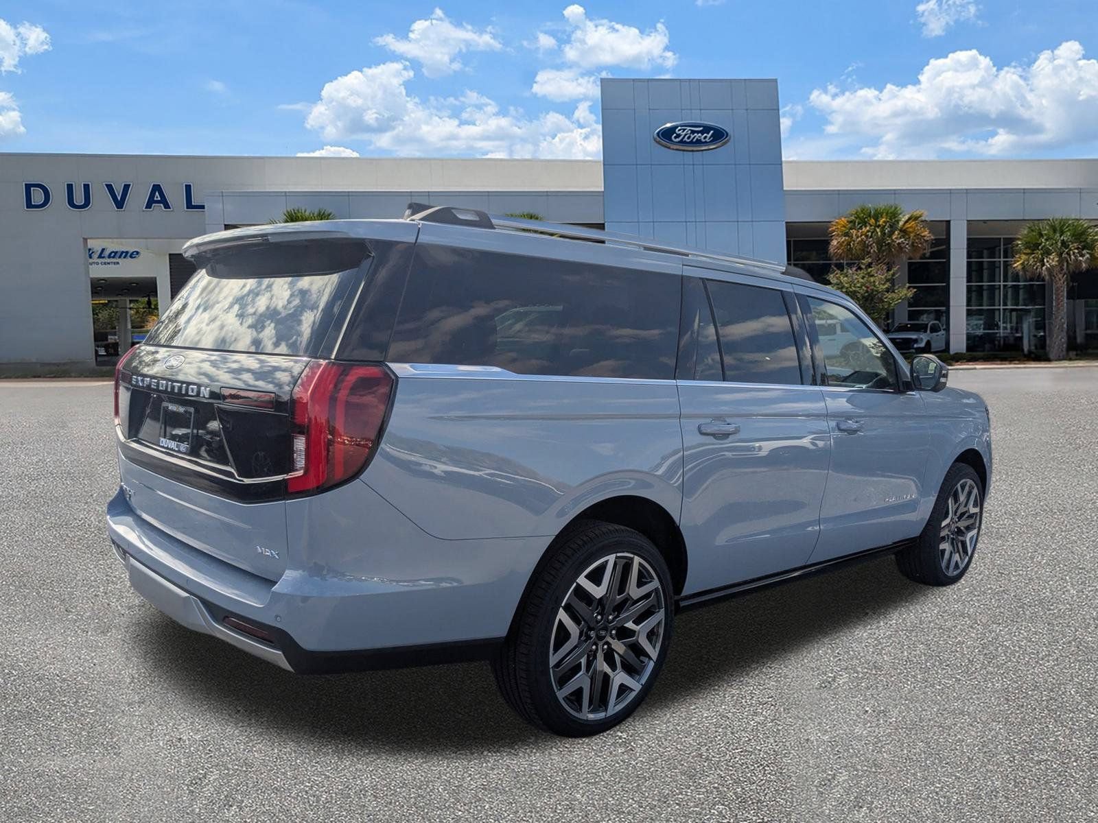 New 2025 Ford Expedition Max Platinum w/ Platinum Ultimate Package AWD/4WD image 4