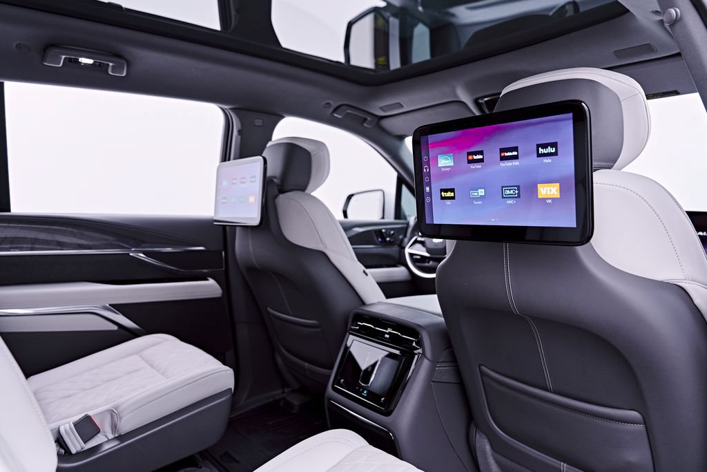Used 2026 Cadillac Escalade IQ Sport 1 w/ LPO, Etrunk Organizer Package AWD/4WD image 54