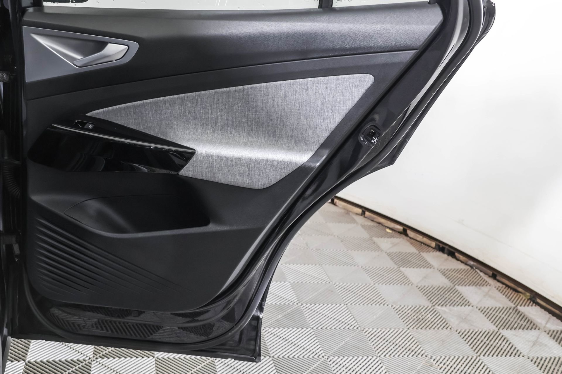 Used 2023 Volkswagen ID.4 2WD image 41