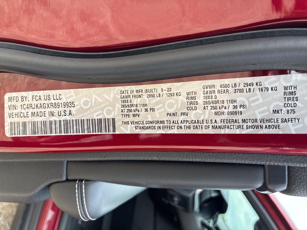Used 2024 Jeep Grand Cherokee L Laredo AWD/4WD image 28