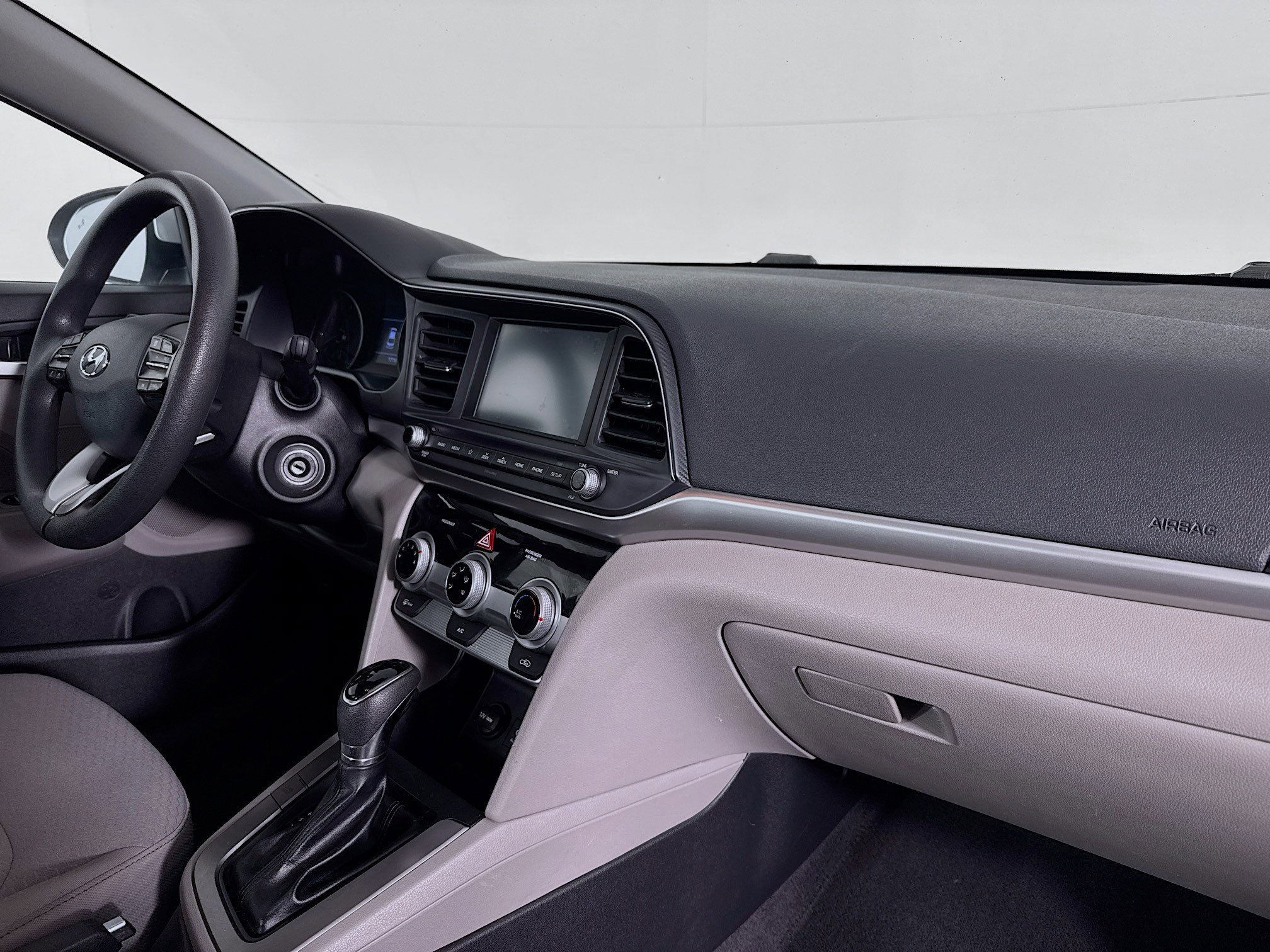 Used 2019 Hyundai Elantra SEL image 28