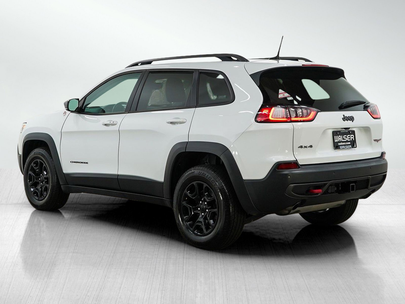 Used 2020 Jeep Cherokee Trailhawk w/ Cold Weather Group AWD/4WD image 4