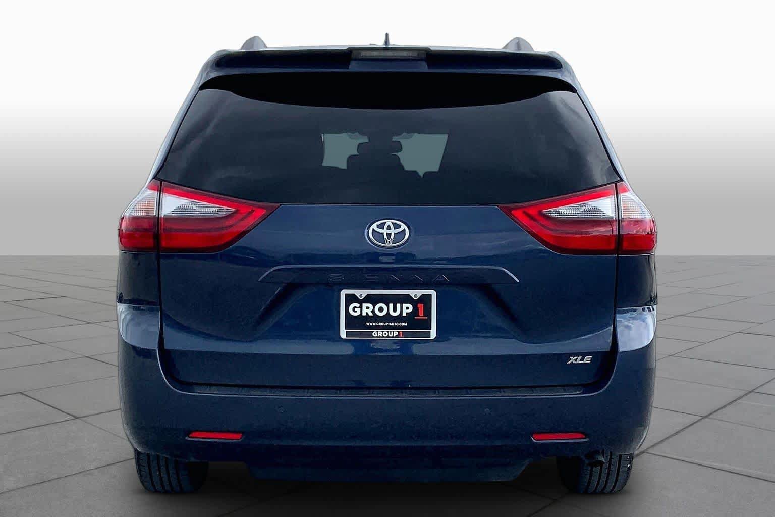 Used 2020 Toyota Sienna XLE Premium FWD image 5
