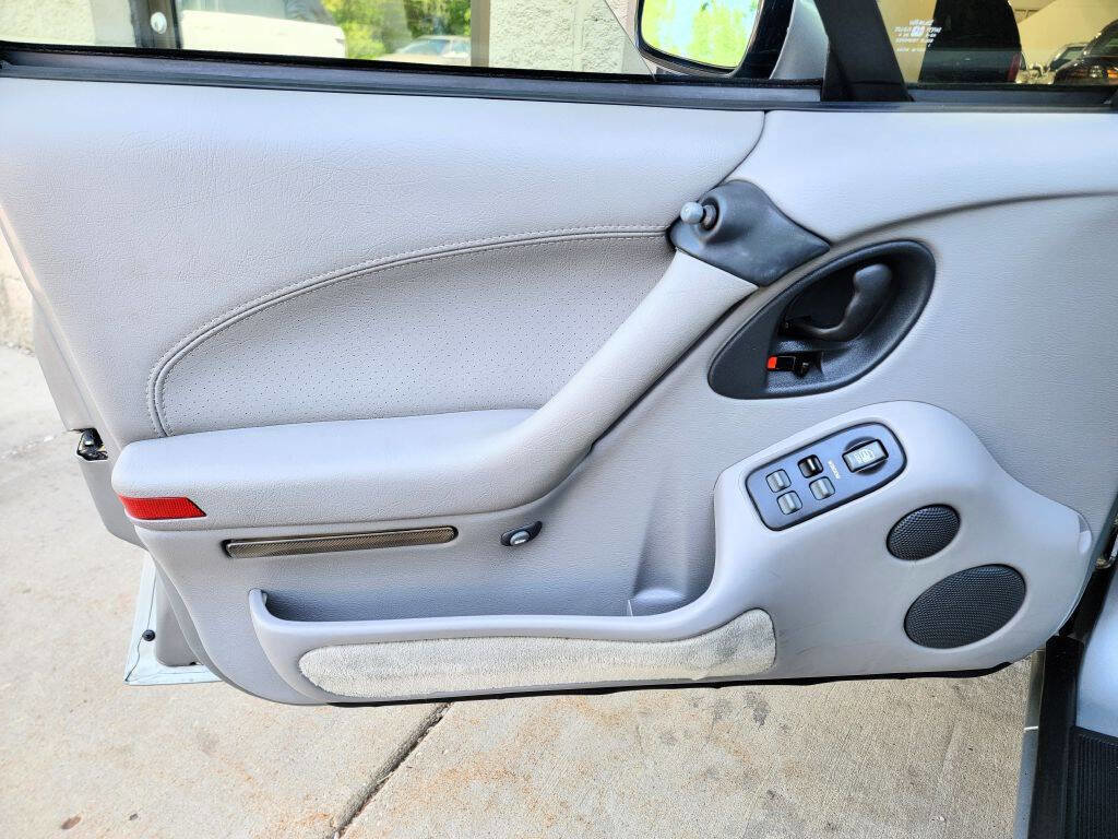 Used 1994 Pontiac Bonneville SSE FWD image 12