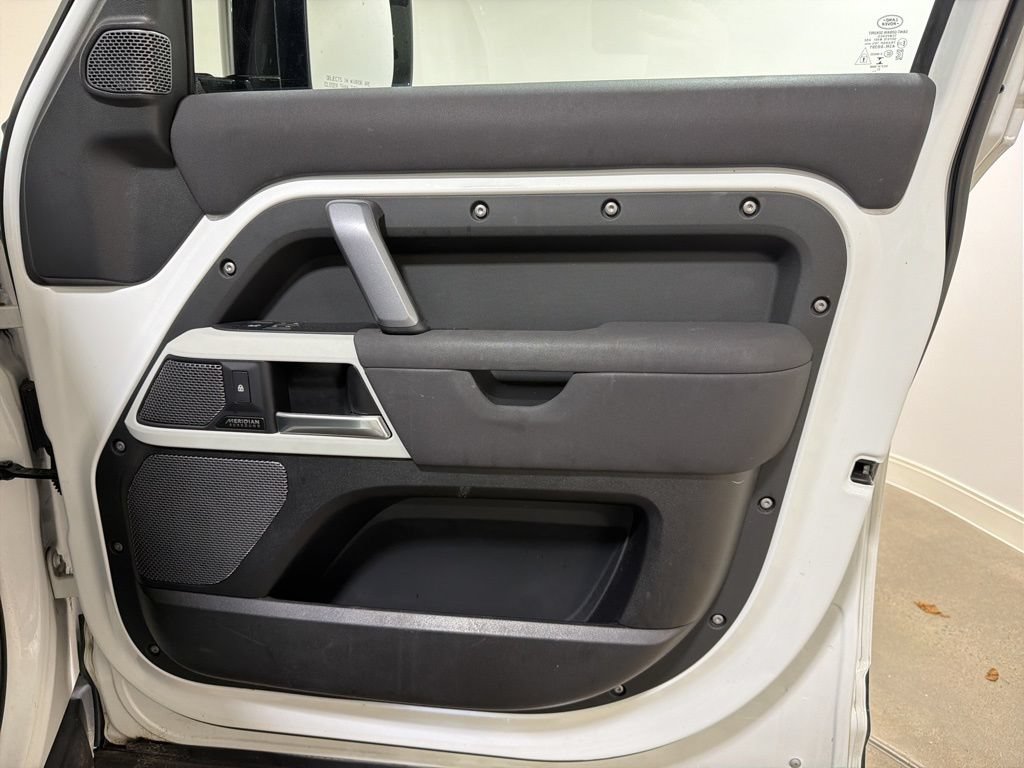 Used 2022 Land Rover Defender 110 X-Dynamic SE AWD/4WD image 23