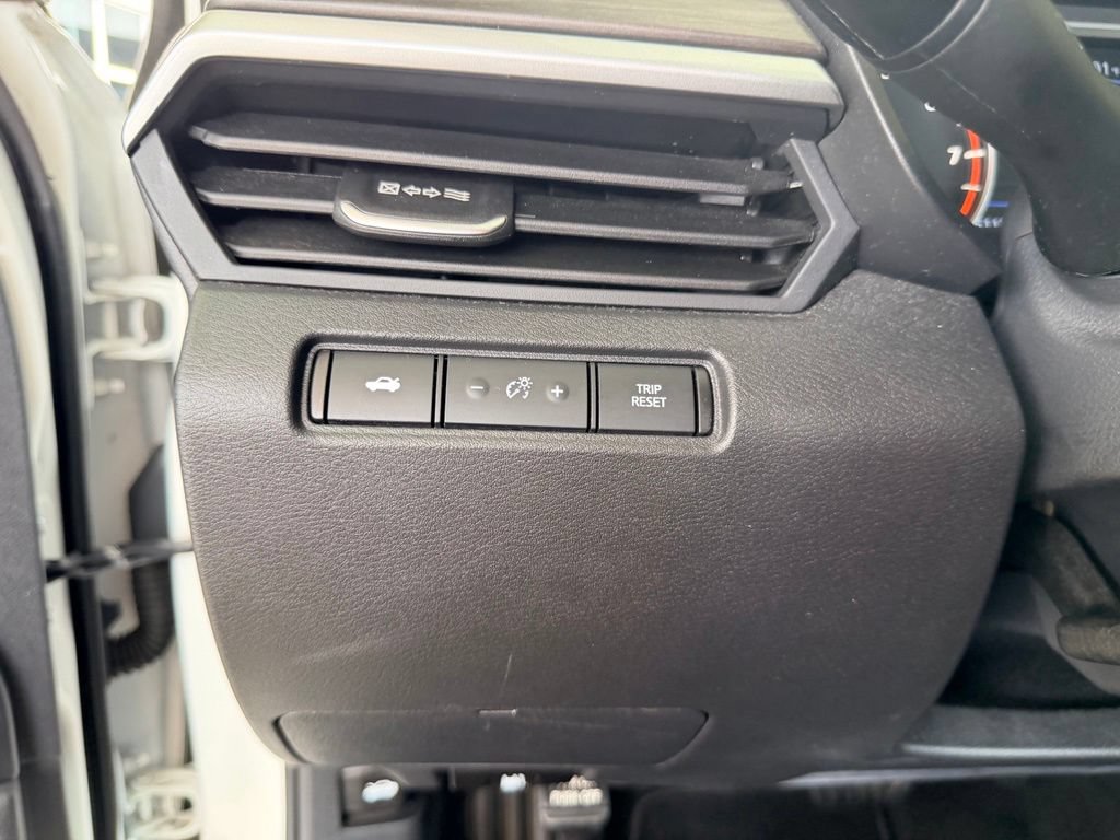 Used 2025 Nissan Altima 2.5 SV FWD image 18