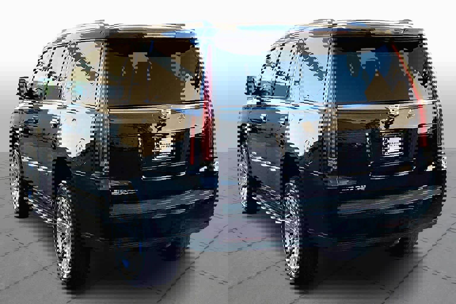 Used 2020 Cadillac Escalade Luxury image 12