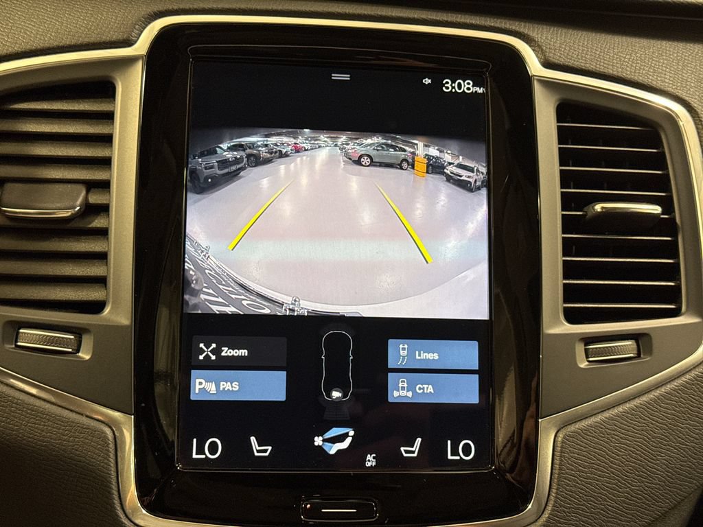 Used 2022 Volvo XC90 T5 Momentum w/ Climate Package AWD/4WD image 16