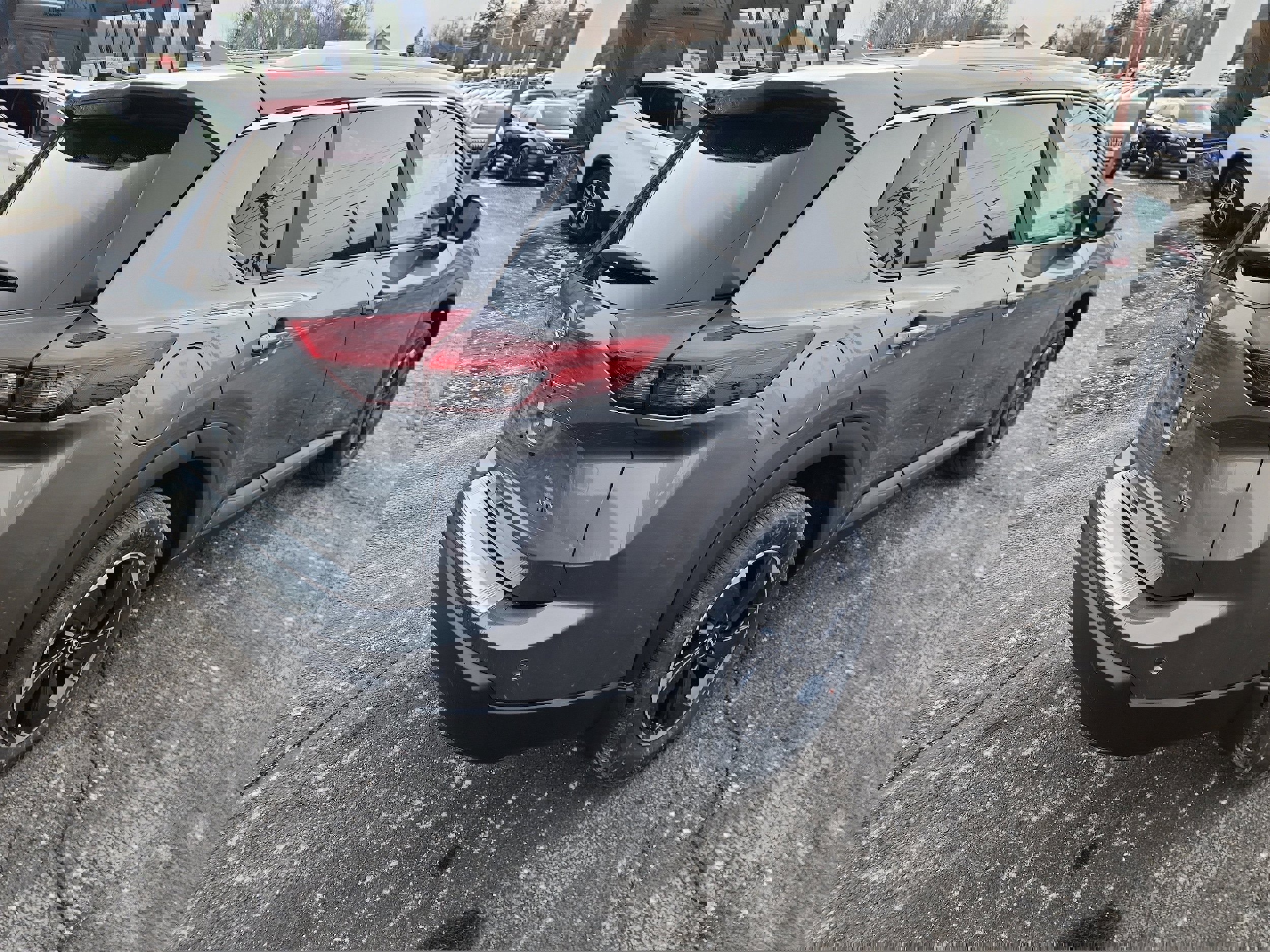 New 2026 Nissan Rogue Platinum image 8