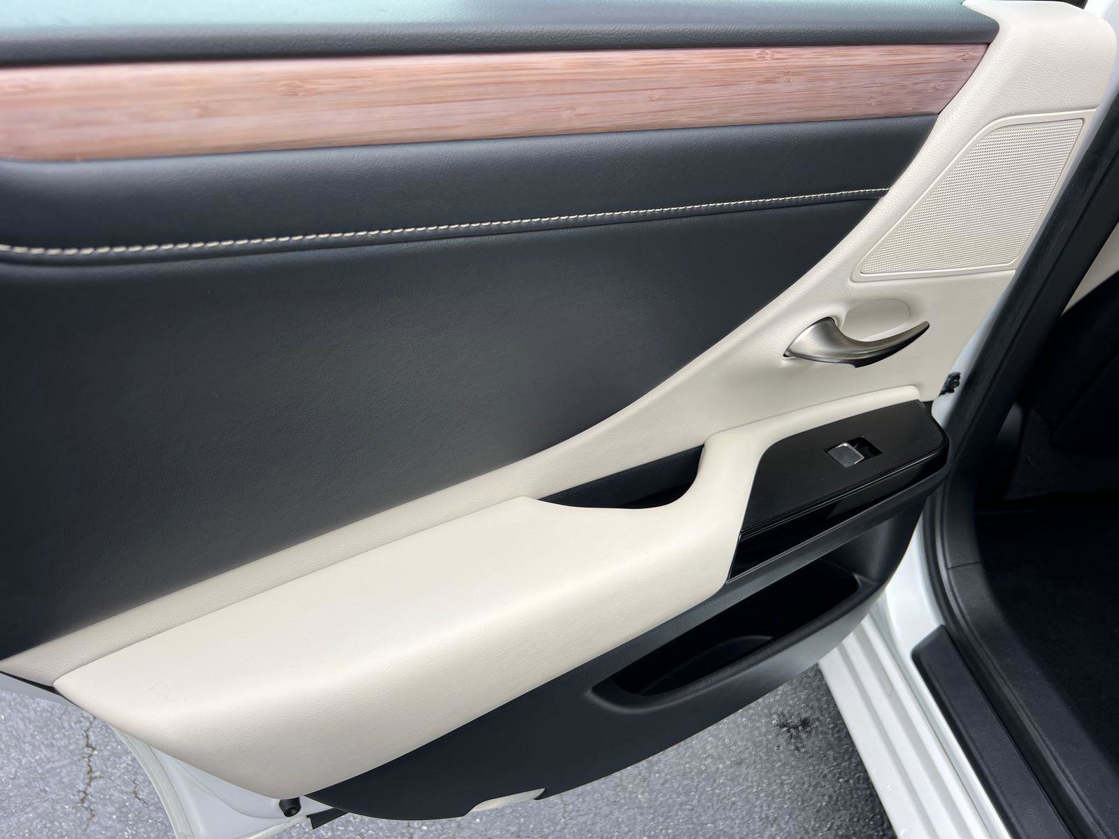 Certified 2023 Lexus ES 350 w/ Premium Package image 23