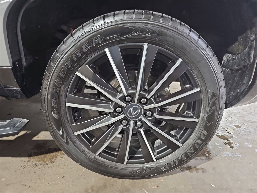 Used 2024 Lexus GX 550 image 36