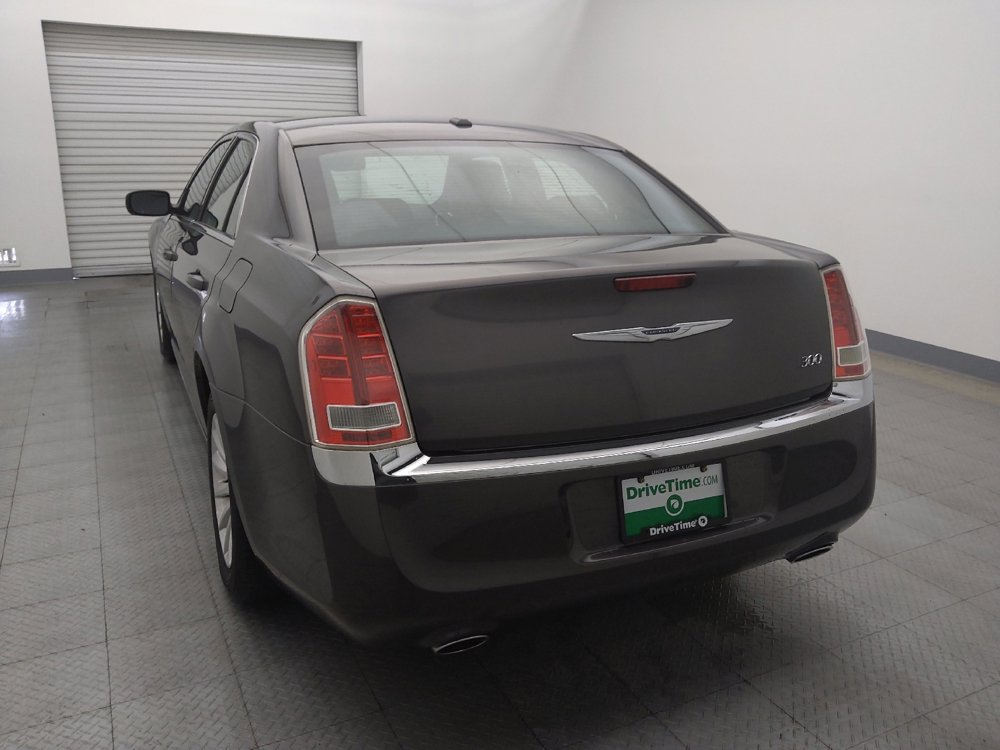 Used 2014 Chrysler 300 image 6
