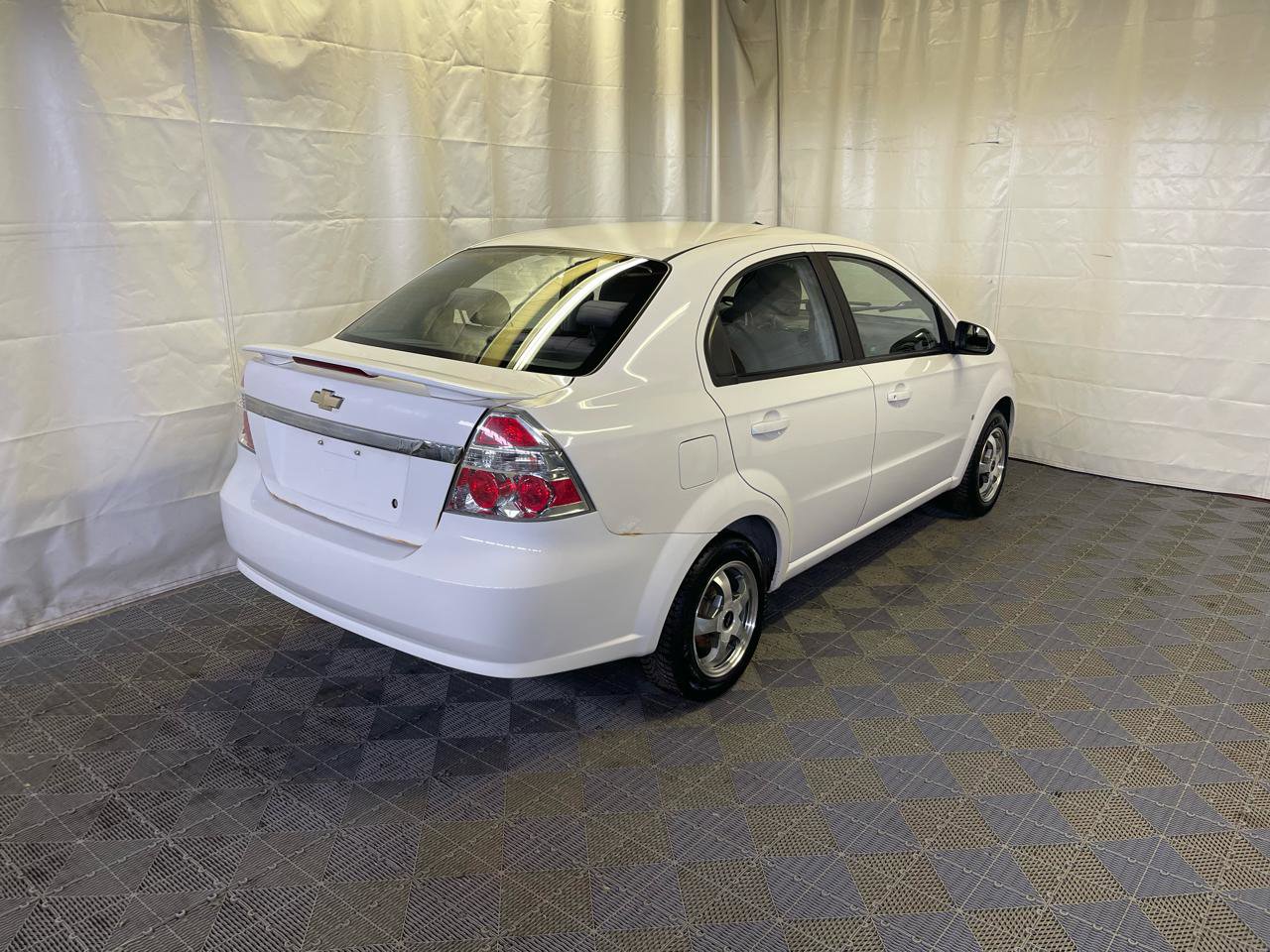 Used 2009 Chevrolet Aveo LT w/ Power and Convenience Package image 6